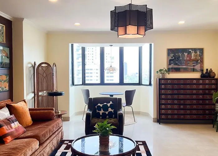 Elegant And Spacious 2 Bedroom Walk To Bts Nana 公寓