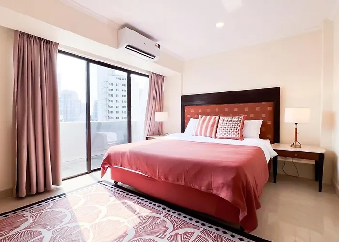 Elegant And Spacious 2 Bedroom Walk To Bts Nana 公寓