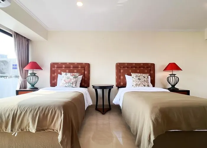 Elegant And Spacious 2 Bedroom Walk To Bts Nana 曼谷