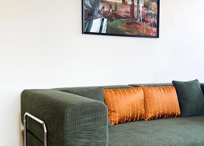 Elegant And Spacious 2 Bedroom Walk To Bts Nana 公寓 *