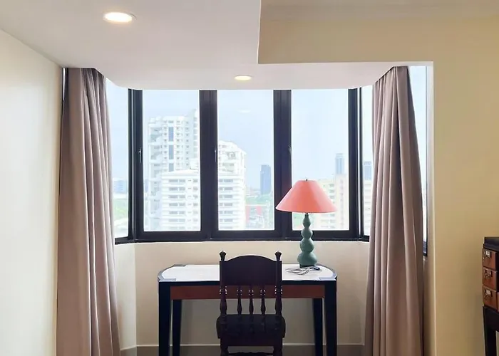 Elegant And Spacious 2 Bedroom Walk To Bts Nana *